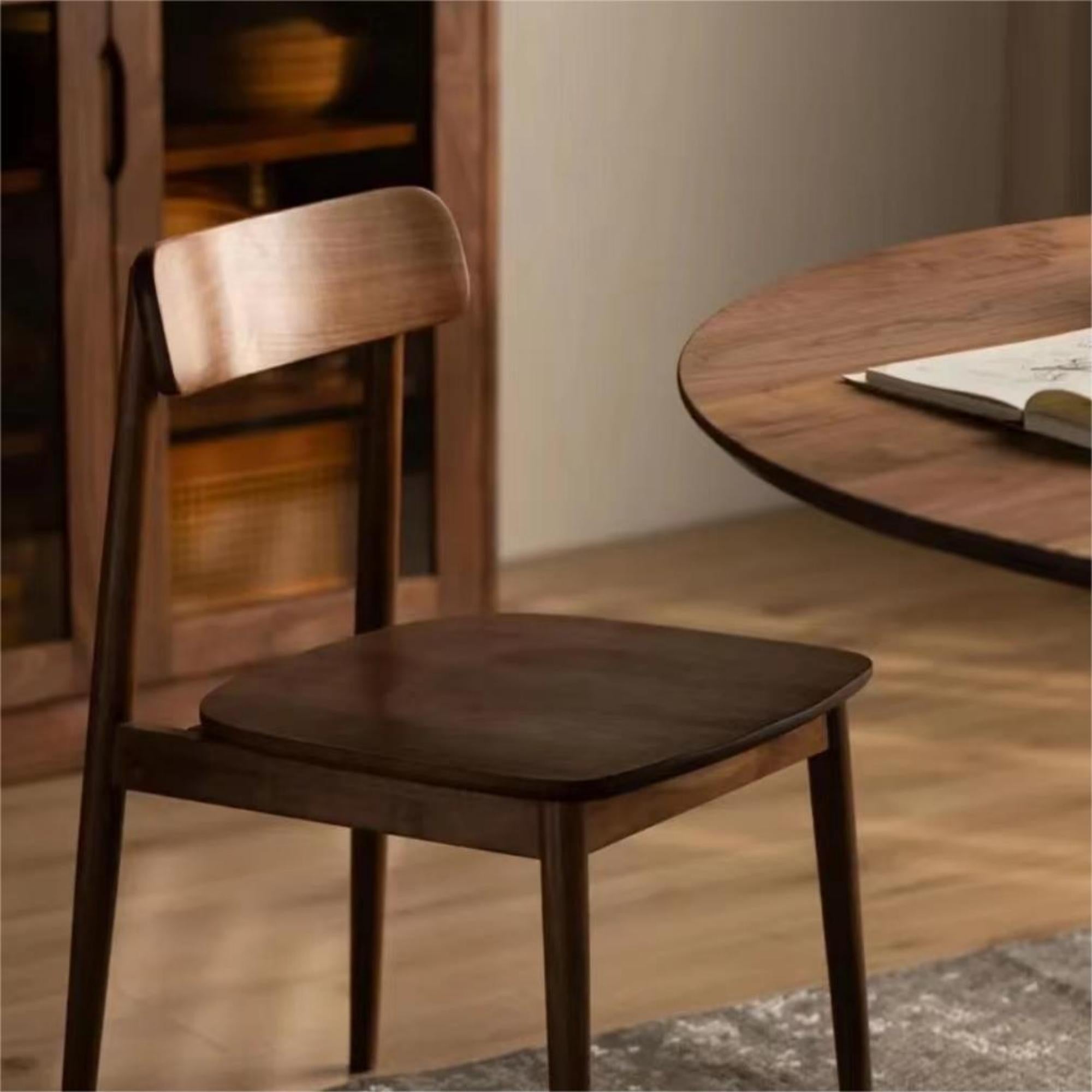 Solid wood dining table made of North American walnut.(Can be customized)