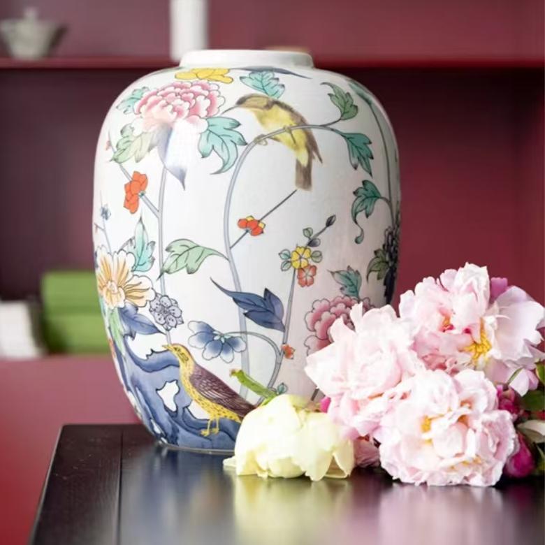 Hand-painted underglaze "Rich Peony" Good luck vase decoration