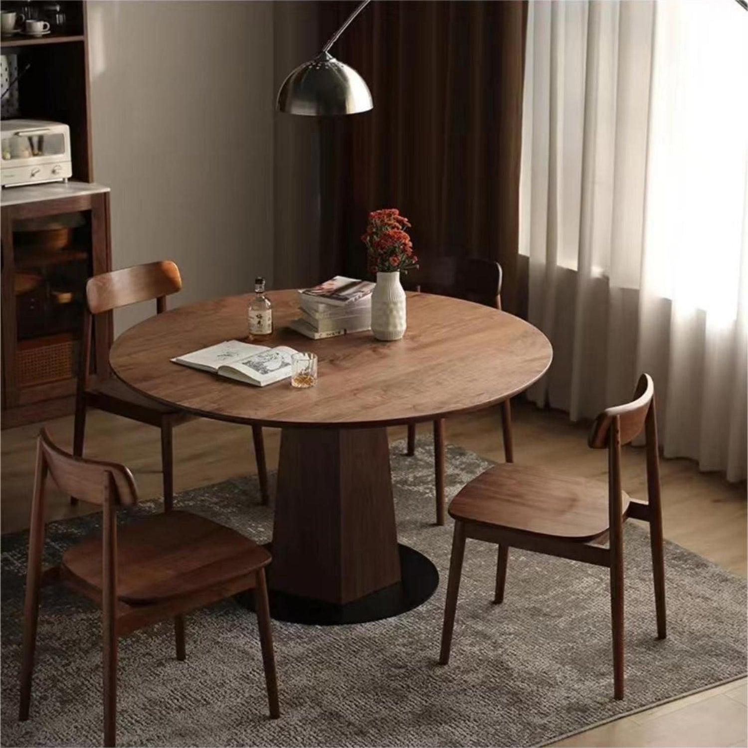 Solid wood dining table made of North American walnut.（Can be customized）