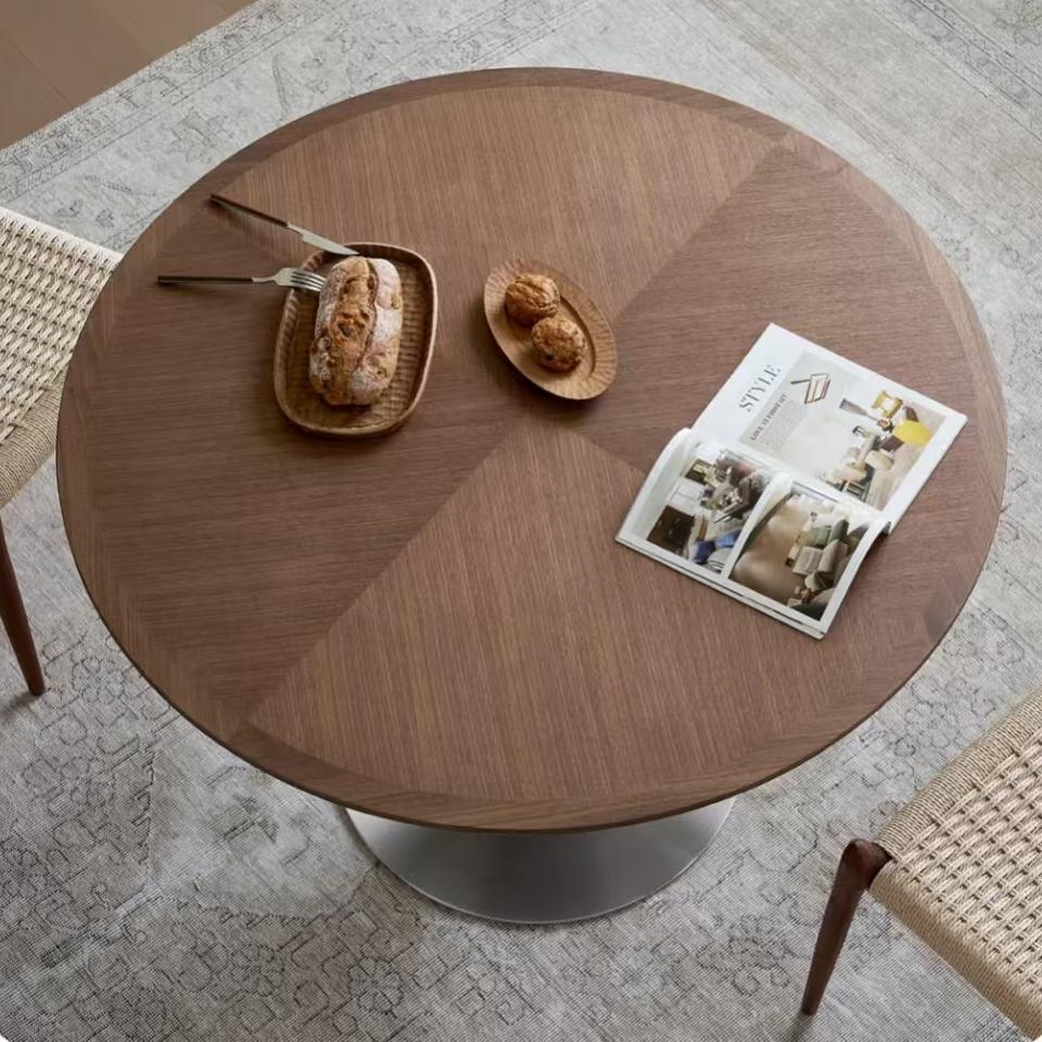 Walnut solid wood round dining table (customizable)