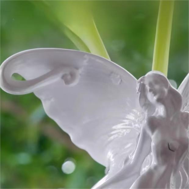 Relief Pearl glaze &quot;Lily of the Valley&quot; Vase Decoration (No water storage)